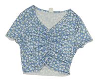 Světlemodro-biele kvetované crop tričko s nařasením Shein