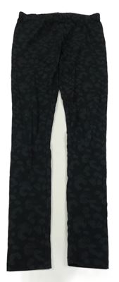 Čierno-sivé vzorované legíny