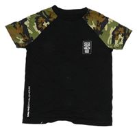 Černo-army tričko se znakem a nápisem Next