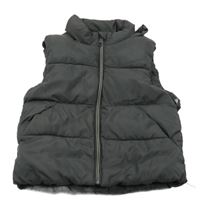 Tmavosivá prešívaná šušťáková zateplená vesta s ukrývací kapucňou ZARA