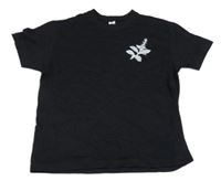 Černé tričko s květem a nápisy 