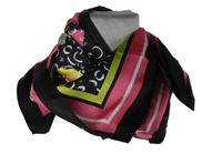 Dámský černo-růžovo-barevný vzorovaný saténový šátek 