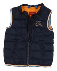 Tmavomodrá šusťáková zateplená vesta s nápisem S. Oliver