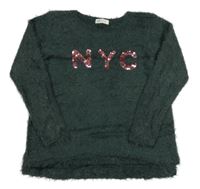 Tmavozelený chlupatý svetr s písmeny z flitrů H&M
