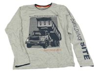 Sivo-tmavomodré tričko s autom a nápismi