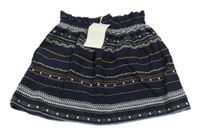 Nové - Tmvomodro-pruhovaná sukňa so vzorom