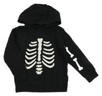 Černá mikina s kostlivce a kapucí M&Co.