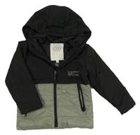 Černo-světlekhaki prešívaná šušťáková zateplená bunda s nápismi a kapucňou RIVER ISLAND