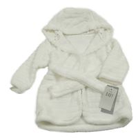 Nové - bílý žebrovaný plyšový župan s kapucí George