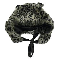 Sivo-béžovo-čierna kožušinová čapica s leopardím vzorom
