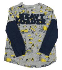 Šedé triko s náklaďáky, nápisem a tmavomodrými rukávy 