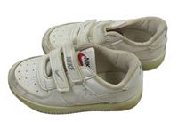 Bílé koženkové botasky s logom Nike vel. 25