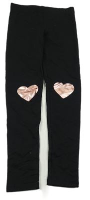 Černé teplákové zateplené legíny s metalickými srdíčky 