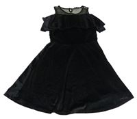 Černé sametové šaty s volánem Cool Cat