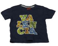 Tmavomodré tričko s nápisom