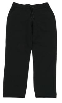 Čierne teplákové capri nohavice WE