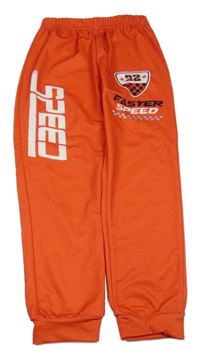 Červené tepláky s nápismi