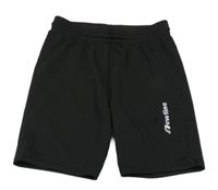 Černé sportovní kraťasy s nápisem 