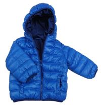 Tmavomodrá šušťáková lehce zateplená zimná bunda s kapucňou