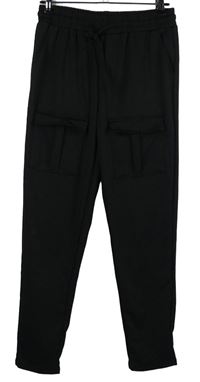 Dámské černé teplákové kalhoty s kapsami 