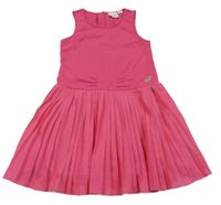 Růžové šaty s plisovanou sukní 