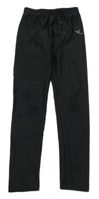 Čierne elastické športové legíny s výšivkou