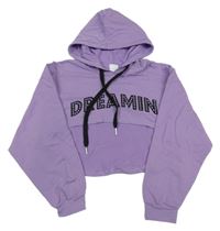 Levandulová ľahká crop mikina s nápisom a kapucňou