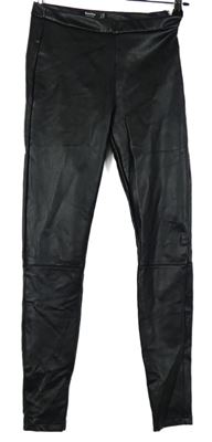 Dámské černé koženkové tregíny Bershka 