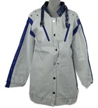 Dámsky bielo-tmavomodrý koženkový kabát s cvokmi 