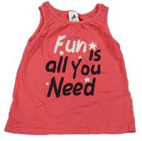 Růžový top s nápisem C&A