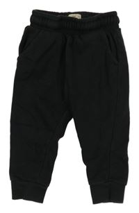 Černé tepláky F&F