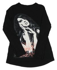 Čierne tričko s dívkou a nápismi Y.F.K.