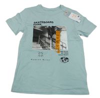 Nové - svetlomodré tričko so skateboardom PRIMARK