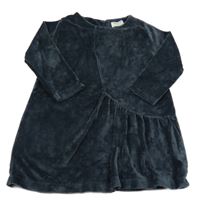 Tmavomodré zamatové šaty