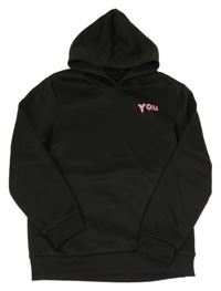 Čierna mikina s ružovým nápisom a kapucňou