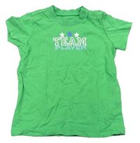 Zelené tričko s nápisom a hviezdami TCM