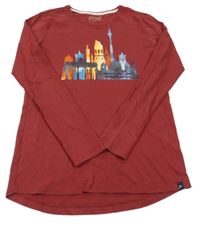 Vínové tričko s městem