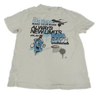 Biele tričko s nápismi a skateboardom C&A