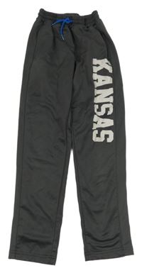 Tmavošedé sportovní tepláky s nápisem 