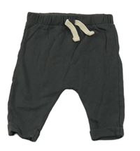 Tmavosivé tepláky Tu