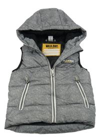 Sivá melírovaná šušťáková zateplená vesta s nápisom a kapucňou Dopodopo