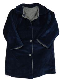 Tmavoružový zamatový zateplený kabát s golierikom