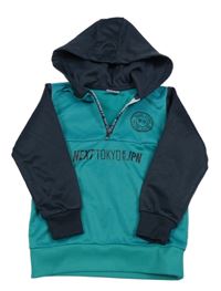 Zeleno-tmavomodrá športová mikina s nápisom a kapucňou