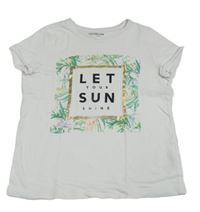 Biele tričko s nápismi a listami