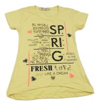 Žlté tričko s nápismi a kamienkami