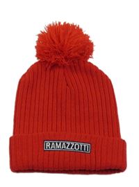 Červená žebrovaná čepice s nášivkou a bambulí 
