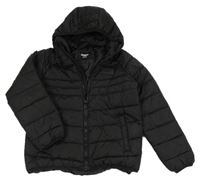 Černá šusťáková zimní bunda s nášivkou a kapucí Sonneti