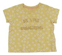 Šafránové kvetované tričko s nápismi PRIMARK