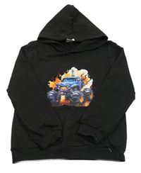 Čierna mikina s monster truckem a kapucňou
