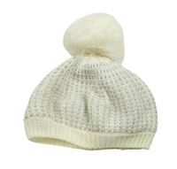 Smotanová trblietavá pletená čapica s brmbolcom